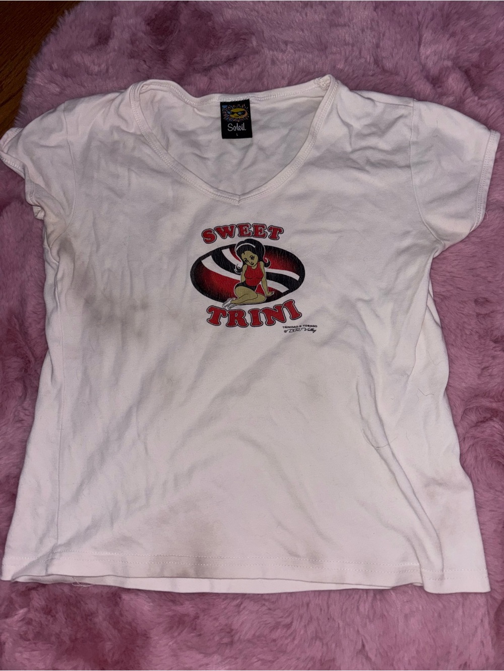 Sweet Trini Graphic V-Neck Tee - White